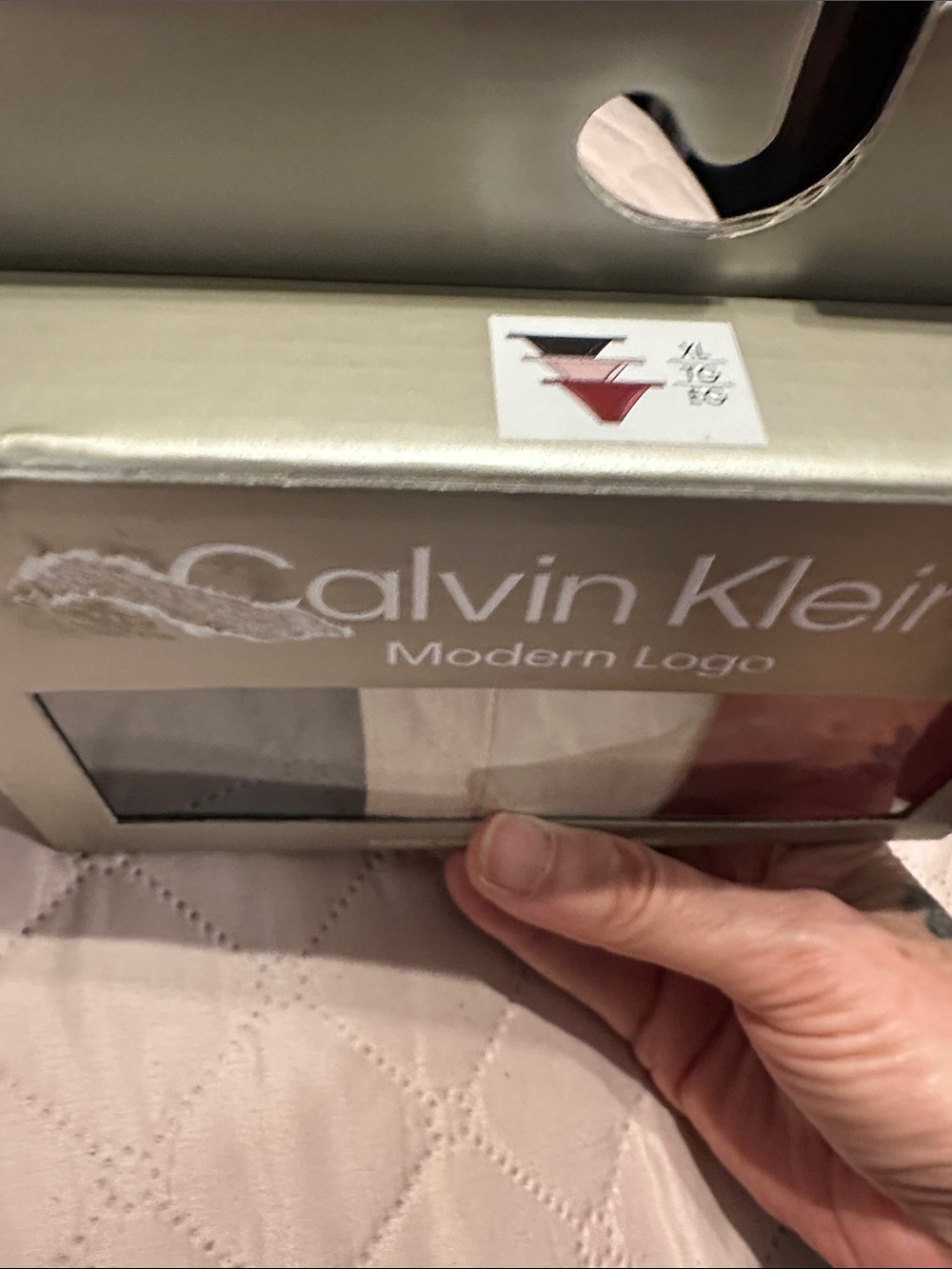 Calvin Klein 3-Pack Modern Logo Briefs - Navy, Cream, Burgundy - Picture 6 of 6